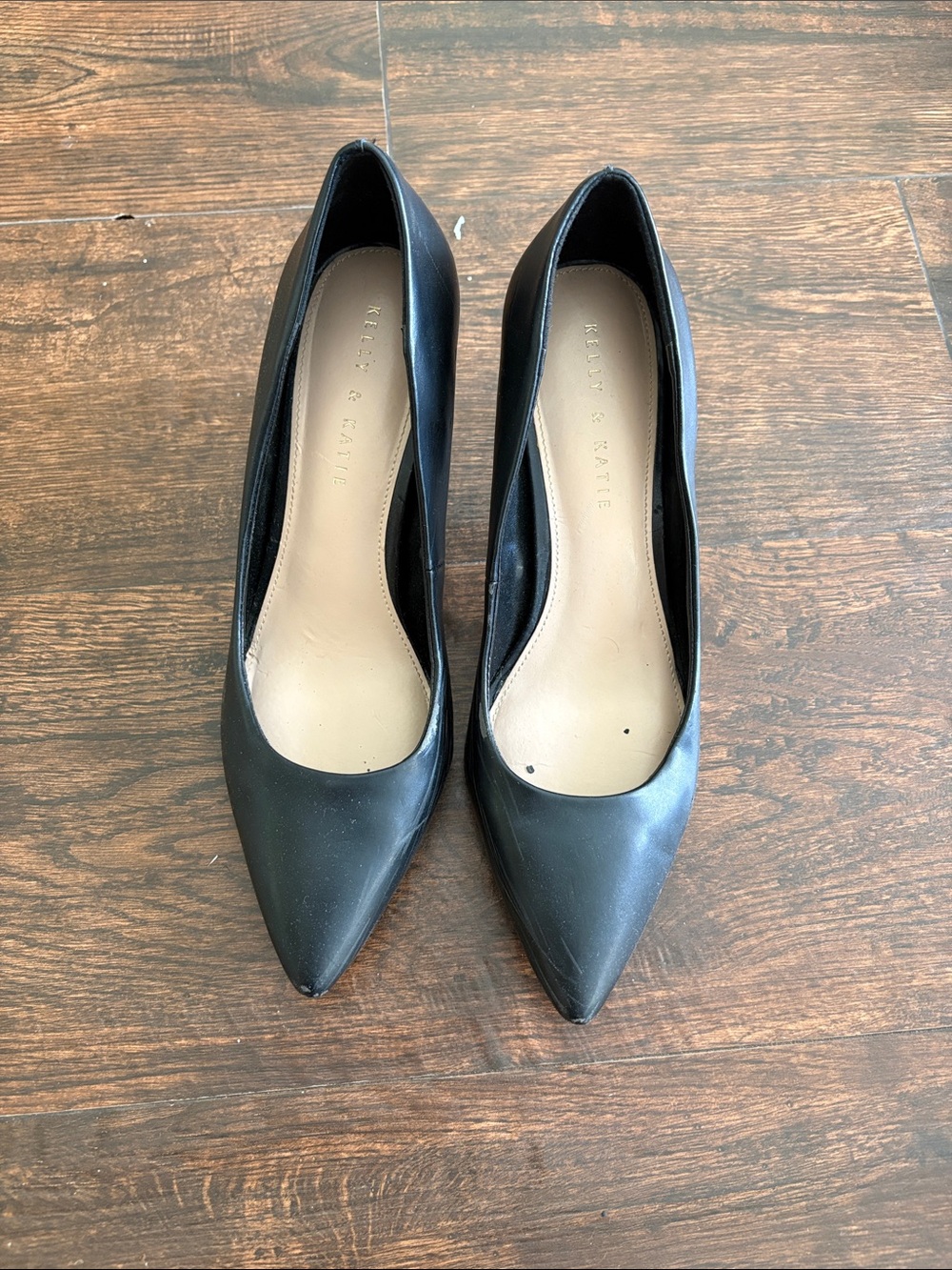 Kelly & Katie Black Pointed Toe Pumps with Neutral Insole